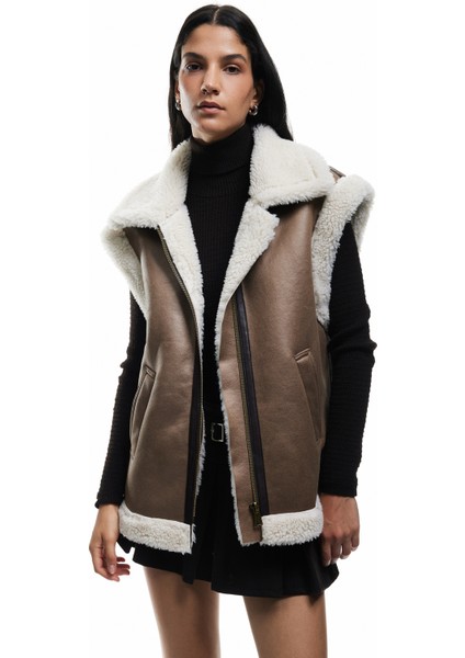 Peluş Şerpalı Yaka Süet Görünümlü Kolsuz Cepli Fermuarlı Oversize Yelek