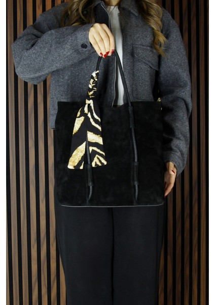 Siyah Hakiki Dana Süet Manyetik Kapaklı Fermuarlı Iç Cepli Askılı Büyük Boy Günlük Omuz Çantası