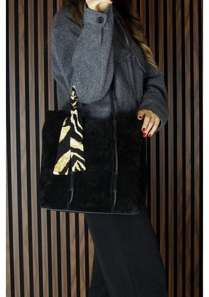 Siyah Hakiki Dana Süet Manyetik Kapaklı Fermuarlı Iç Cepli Askılı Büyük Boy Günlük Omuz Çantası modelleri