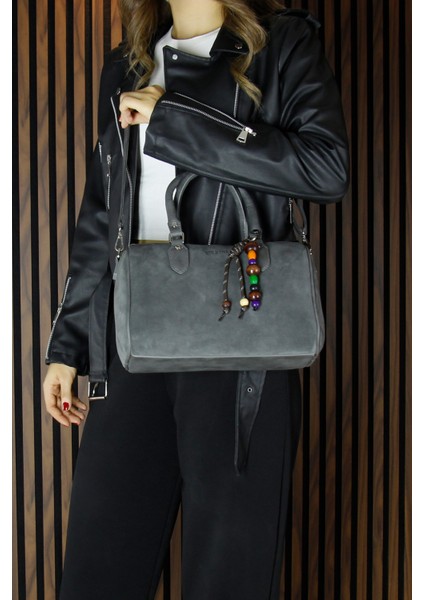 Gri Hakiki Dana Süet Fermuarlı Iç Cepli Askılı Boncuk Aksesuarlı Günlük Büyük Boy Omuz Çantası