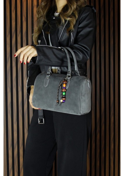 Gri Hakiki Dana Süet Fermuarlı Iç Cepli Askılı Boncuk Aksesuarlı Günlük Büyük Boy Omuz Çantası modelleri