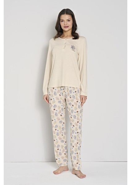 Kadın Bej Renk Uzun Kollu Çiçek Desenli Düğmeli Yaka Pijama Takımı C7T1N91
