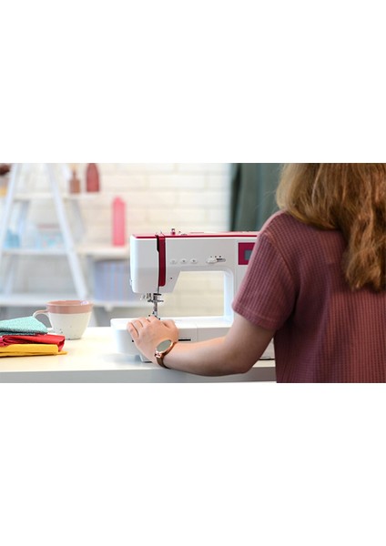 Bernina Sew&go 8 Elektronik Ev Tipi Dikiş Makinesi - 197 Dikiş Programlı, LCD Ekranlı