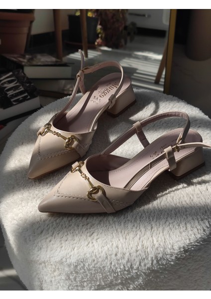 Elvia Sivri Burun Arkası Açık Metal Aksesuarlı Kadın Kısa Topuklu Ayakkabı