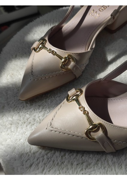 Elvia Sivri Burun Arkası Açık Metal Aksesuarlı Kadın Kısa Topuklu Ayakkabı modelleri