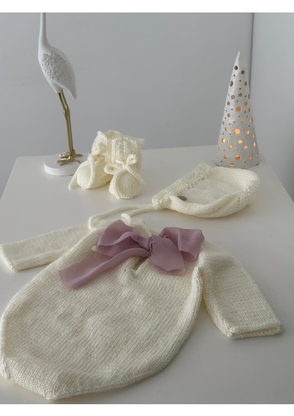 Hoşgeldin Bebek Yenidoğan Hediye Kutusu Seti Kıyafet Takımı Triko El Örgüsü Tulum Hastane Çıkışı fiyatları