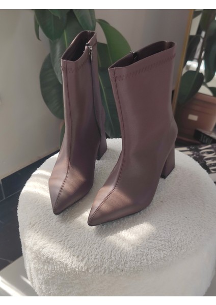 Codi Sivri Burun Kalın Topuklu Fermuarlı Kadın Bot