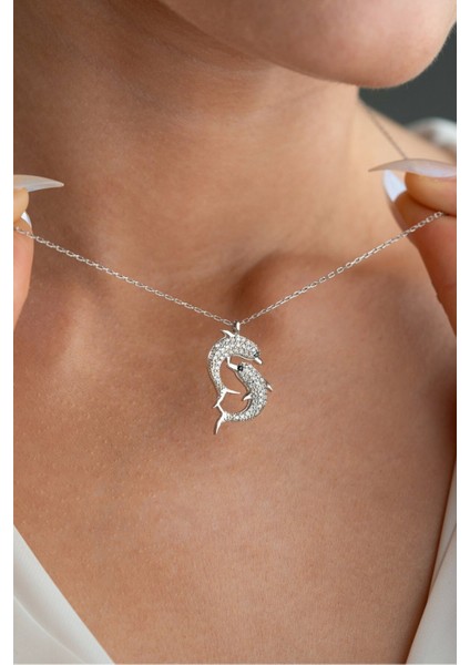 925 Ayar Gümüş Rodyum Kaplama Yunus Balığı Kadın Kolye