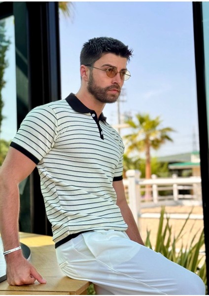 Siyah Yakalı Polo Yaka T-Shirt