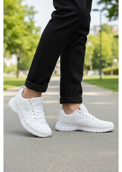 Beyaz Esnek Hafif Erkek Spor Ayakkabı Xstep 020-CILT M