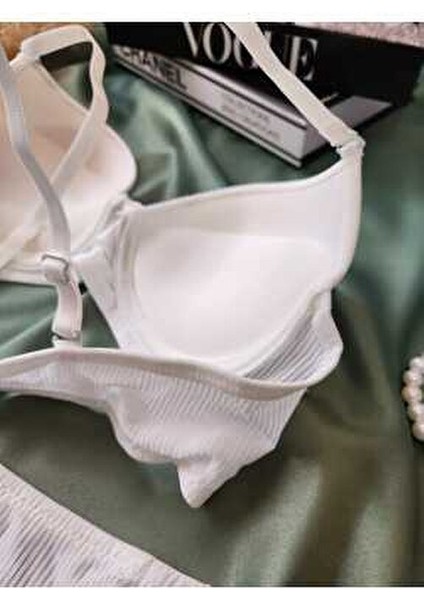 Basic Desenli Kadın Sütyen Takımı Tam Dolgulu Konforlu Tasarım ile