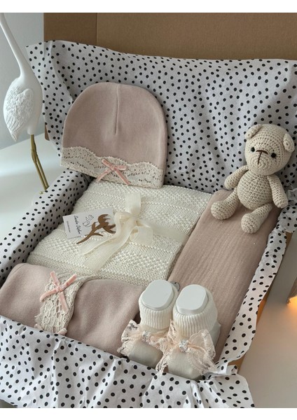 Hoşgeldin Bebek Yenidoğan Hediye Kıyafet Takımı Seti Takımı Triko Battaniye Kadife Set Oyuncak
