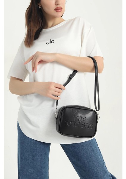 Siyah Yazı Detaylı Fermuarlı Kadın Omuz Çantası