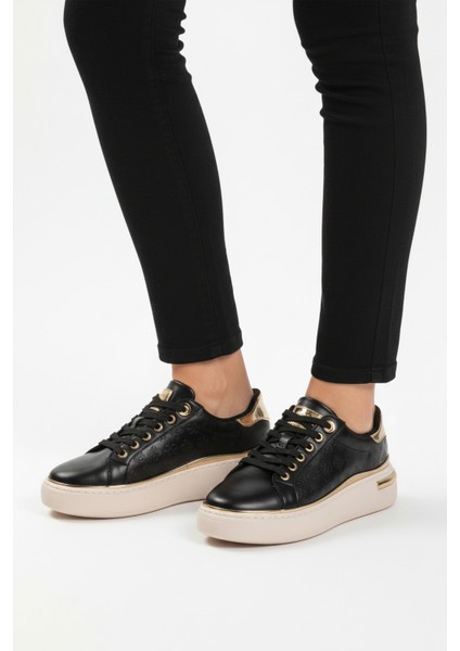 Siyah Bağcıklı Kadın Sneaker