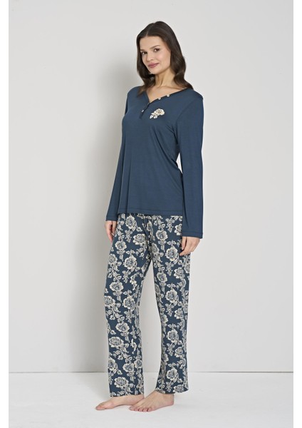 Kadın Büyük Beden Lacivert Düğmeli Yaka Çiçek Desenli Pijama Takımı C4T0N91 fiyatları
