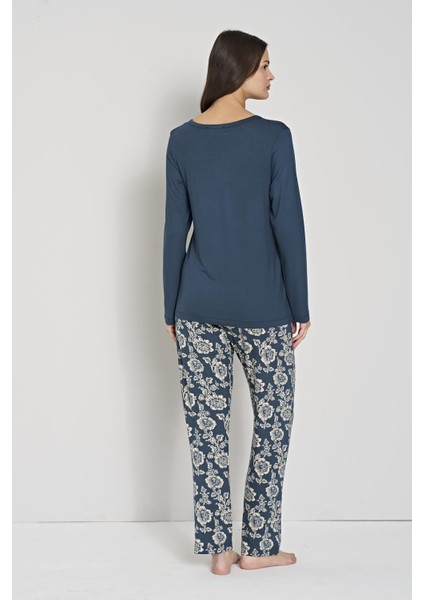 Kadın Büyük Beden Lacivert Düğmeli Yaka Çiçek Desenli Pijama Takımı C4T0N91 modelleri