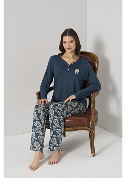 Kadın Büyük Beden Lacivert Düğmeli Yaka Çiçek Desenli Pijama Takımı C4T0N91 fırsatları