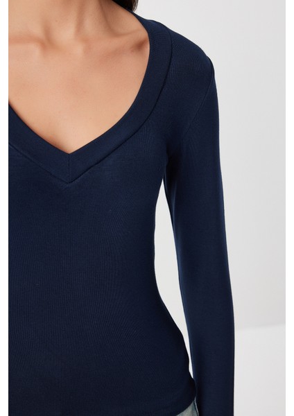 V Yaka Saran Basic Modal Bluz LMW0029 Lacivert fırsatları
