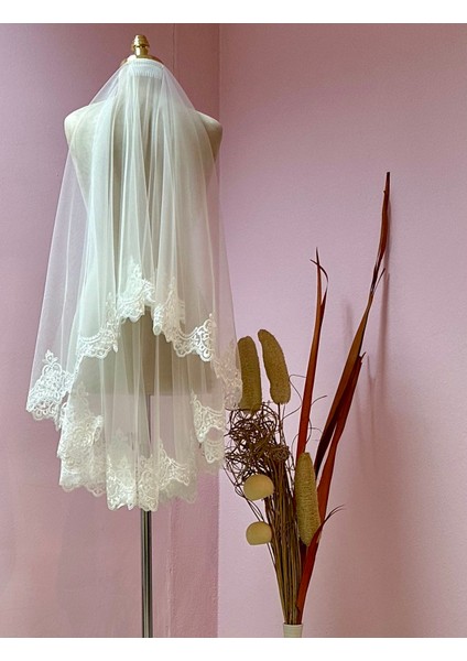 Kısa Kırık Beyaz Duvak