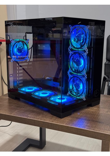 Gametech Anime Karakterli 7 Rgb Fanlı Akvaryum Kasa Siyah