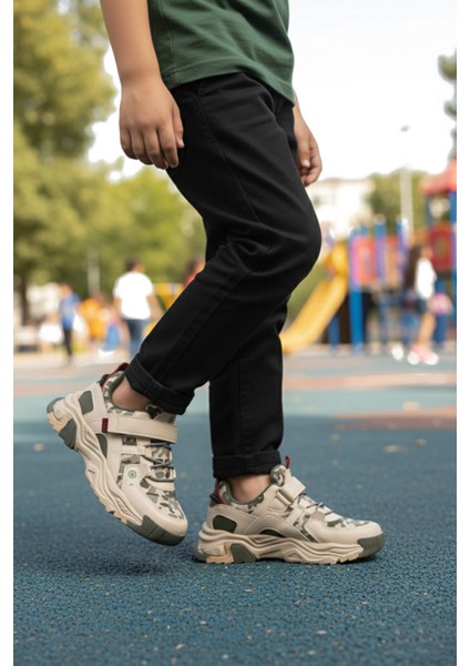 Krem Cırtlı Erkek Çocuk Spor Ayakkabı modelleri