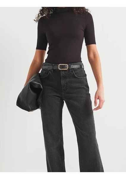 Kadın Siyah Kısa Kollu Body Yarım Boğaz