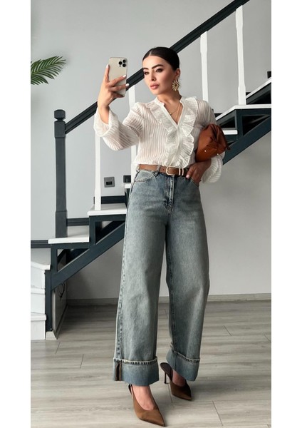 Mavi Tintli Paça Katlama Detaylı Jean