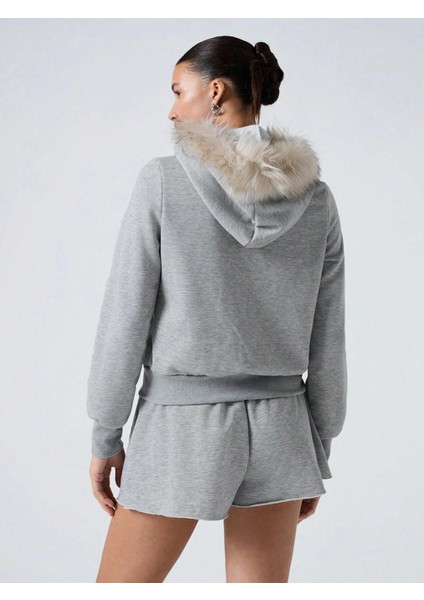 Kadın Gri Fermuarlı Kapüşonlu Sweatshirt – Kürklü Kapüşon, Cepli, Rahat Kalıp indirimleri