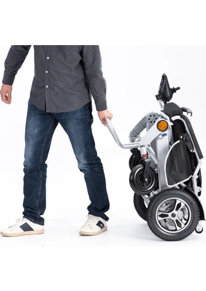 Ekonomik Lityum Pilli Hafif Akülü Tekerlekli Sandalye Uzaktan Kumandalı ve Tek Hareketle Katlanabilir