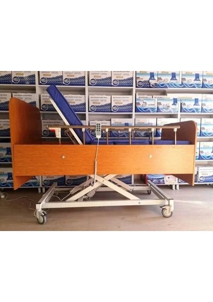 3 Motorlu Ahşap Ev Tipi Hasta Karyolası | 220 kg Taşıma Kapasiteli, Ayarlanabilir ve Konforlu modelleri