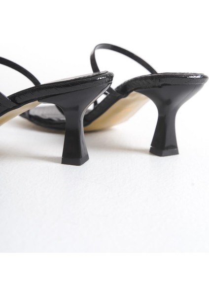 Kadın Kroko Detaylı Sandalet