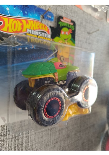 Monster Trucks Ninja Turtles Raphael fırsatları