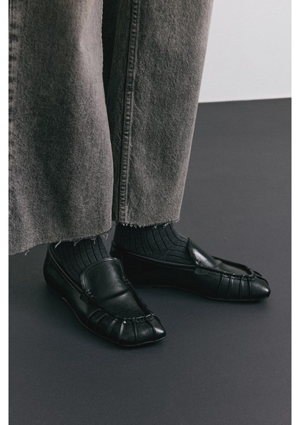 Loafer 2509 - Büzgülü Siyah Kadın Loafer