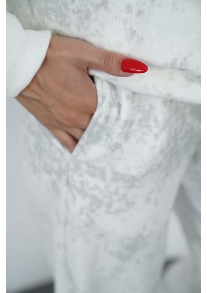 Oversize Sweatshirt & Geniş Paça Eşofman Altı Takım-Ekru-Gri Baskılı fırsatları