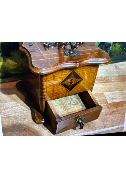 Pirinç ve Ahşaptan Avrupa Kahve Değirmeni 15 cm x 15 cm fiyatları