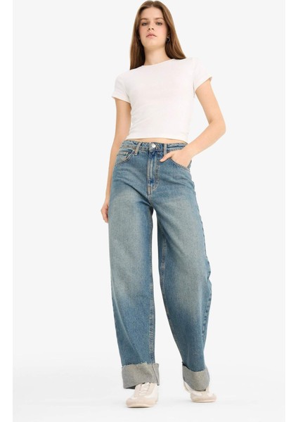 Baggy Fit Yüksek Bel Katlamalı Paça Jean Kar Yıkamalı Pantolon E9151AX25AU indirimleri