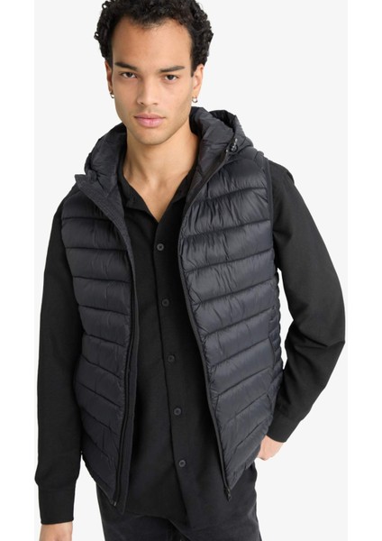 Slim Fit Dar Kesim Kapüşonlu Fermuarlı Yelek N4652AZ25AU