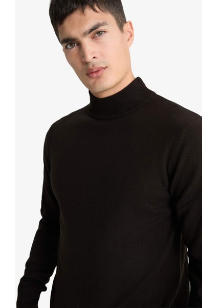 Slim Fit Dar Kesim Balıkçı Yaka Basic Düz Triko Kazak R1127AZ25WN fırsatları