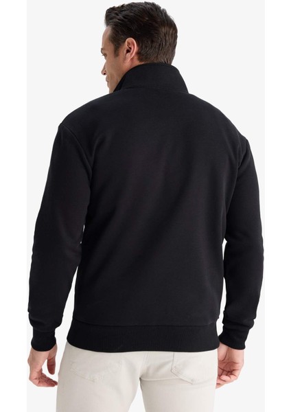 Regular Fit Dik Yaka Yarım Fermuarlı İçi Yumuşak Tüylü Basic Düz Sweatshirt X7405AZ25AU