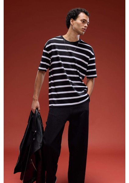 %100 Pamuk Boxy Fit Rahat Kesim Bisiklet Yaka Çizgili Kısa Kollu Tişört E1160AX25AU fiyatları