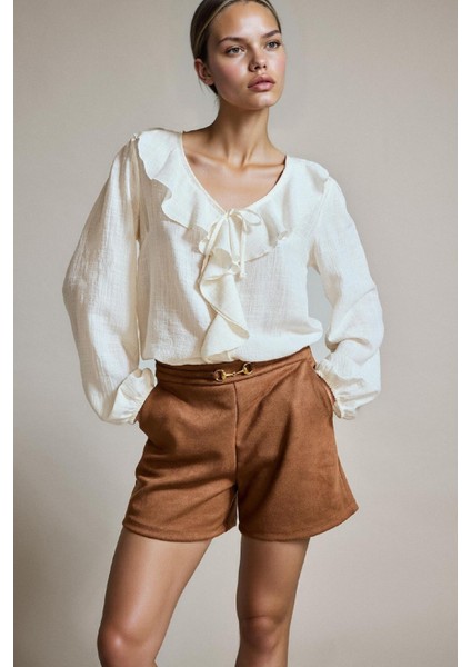 Aksesuar Detaylı Süet Şort G2743AX25AU fırsatları