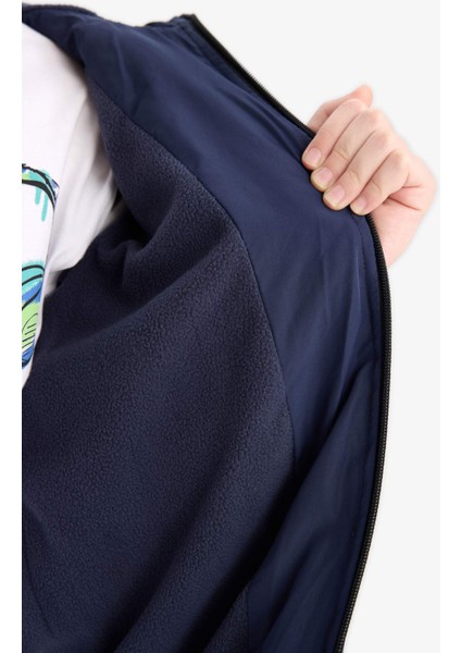 Erkek Çocuk Su Geçirmez Kapüşonlu Polar Astarlı Fermuarlı Şişme Mont E8389A825WN