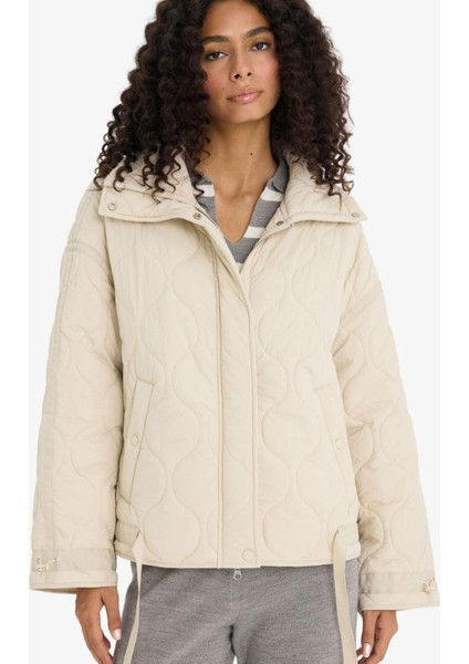 Su Geçirmez Regular Fit Çıtçıtlı Fermuarlı Kapitoneli Mont F3184AX25WN