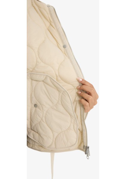 Su Geçirmez Regular Fit Çıtçıtlı Fermuarlı Kapitoneli Mont F3184AX25WN