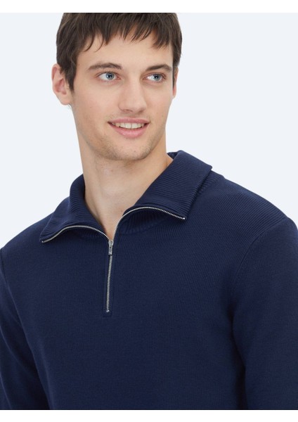 Lacivert Polo Yaka Jakarlı Triko Kazak fırsatları