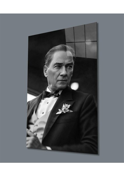Atatürk Siyah Beyaz Dikey Cam Tablo Hediyelik Büyük Tablo Ev Ofis Dekoru