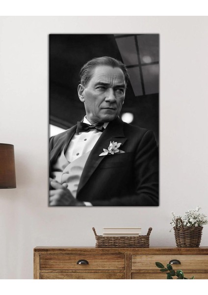 Atatürk Siyah Beyaz Dikey Cam Tablo Hediyelik Büyük Tablo Ev Ofis Dekoru fiyatları