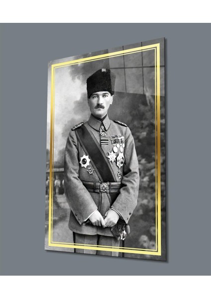 Atatürk Üniformalı Siyah Beyaz Cam Tablo Hediyelik Büyük Tablo Ev Ofis Dekoru
