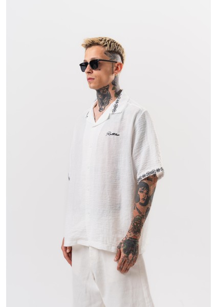 Erkek Ruthless Nakışlı Oversize Gömlek Beyaz fiyatları