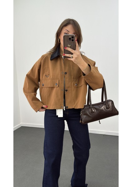 Michelle Süet Görünümlü Kadife Yaka Kısa Trenç